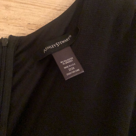 Black Dress - Picture 3 of 3